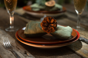 Festive table setting for Christmas dinner.