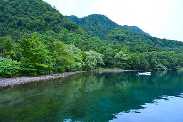 朝の十和田湖（青森県）
