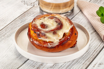 Glazed cinnabon swirl with icing