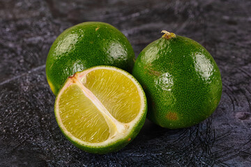 Ripe ggeen juicy lime heap