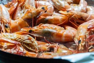 roasted prawns on the pot