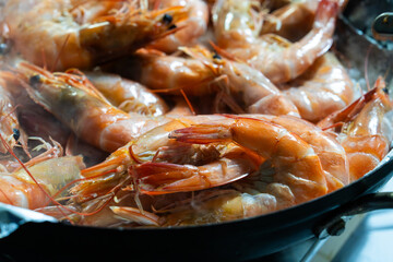 roasted prawns on the pot