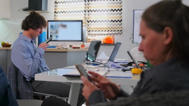 woman multitasks digitally, woman efficiently balances several activities using digital technology, an individual woman proficiently juggles multiple responsibilities via digital tools and devices