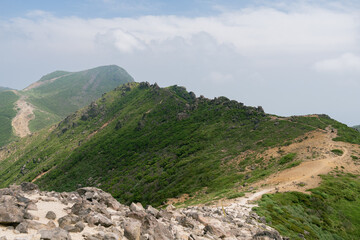 大分・九重 夏の九重連山の登山道 星生山