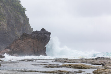 大しけのかえる島