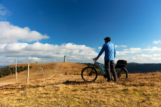 Radfahrer am Feldberg im Schwarzwald
