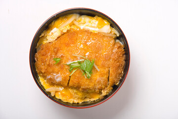 食堂のカツ丼（俯瞰写真）