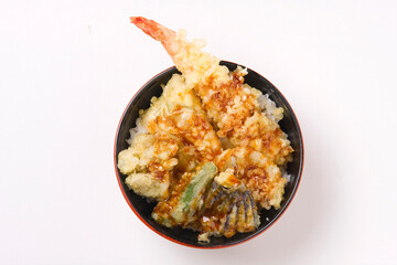 海老や野菜の天ぷらをのせた天丼（俯瞰写真）