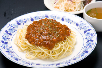 食堂のミートソーススパゲッティ｜Cafeteria-Style Spaghetti with Meat Sauce