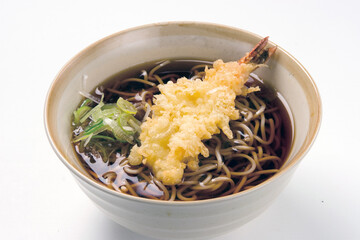 食堂の天ぷらそば（関東風つゆ）