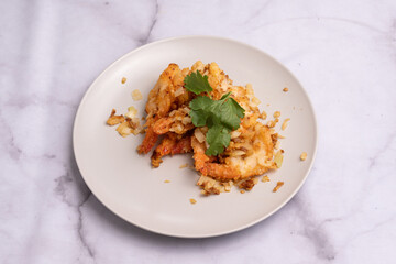 Crevettes sautées au poivre et sel plat traditionnel asiatique