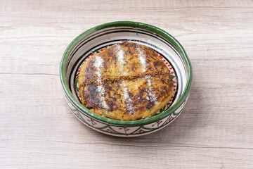 AssortimePastilla au poulet, un plat typique berbèrent de plats marocains vue du dessus