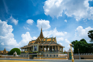Naklejka premium The Royal Palace of Cambodia with Blue Sky