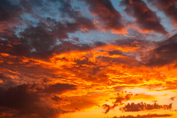 Fototapeta premium Dramatic partly cloudy sky background photo.