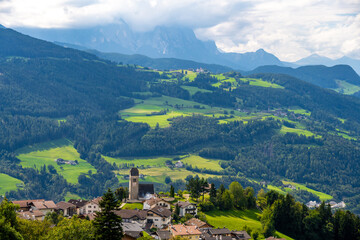 Obraz premium view on Verdings old town and Dolomites in alto Adige region in Italy