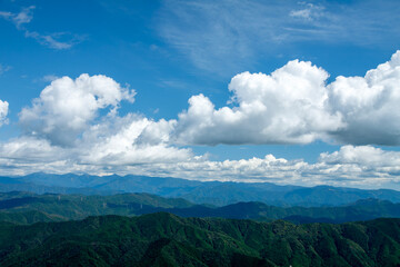 茶臼山高原から望む南アルプス