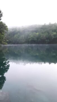 amanhecer com neblina em lagoa azul em serra do navio, amap&aacute;