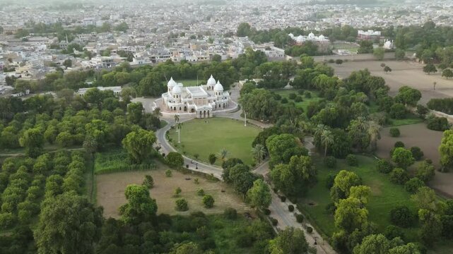 Majestic Aerial View of Gulzar Mahal in Bahawalpur, Pakistan &ndash; 4K Drone Footage of Historical Royal Palace