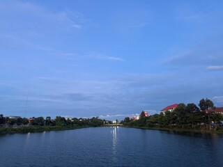 Obraz premium view of the river and the city
