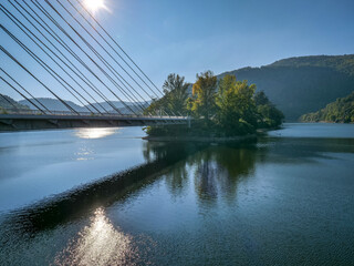 Le pont suspendu du Pertuiset à Unieux, sur la Loire en France