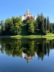 Obraz premium Trakoscan Castle or Castle of Trakoscan (Croatia) - Das Schloss Trakoscan (Kroatien) - Dvor Trakošćan ili srednjovjekovni dvorac Trakošćan (Hrvatsko zagorje, Hrvatska)