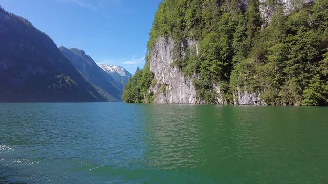 Blick &uuml;ber den K&ouml;nigssee zur Watzmann Gruppe