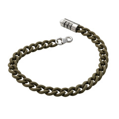 Obraz premium Olive Green Braided Bracelet with Silver Clasp isolated on a transparent background