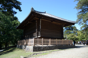 東大寺　手向山神社宝庫　奈良市