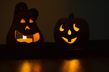 Gruseldekoration mit beleuchteten K&uuml;rbisfiguren - Halloween