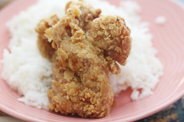 Steamed rice with fried chicken