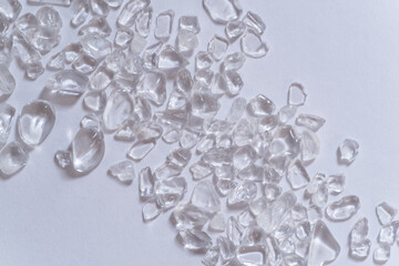 白背景に水晶