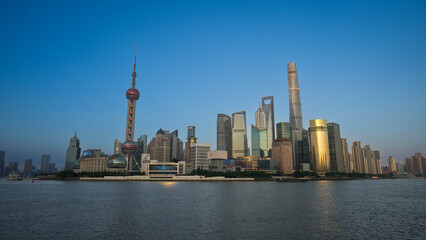 Fototapeta premium shanghai skyline at sunset