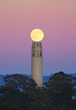 Full Moon align with Coit Tower, San Francisco, California
