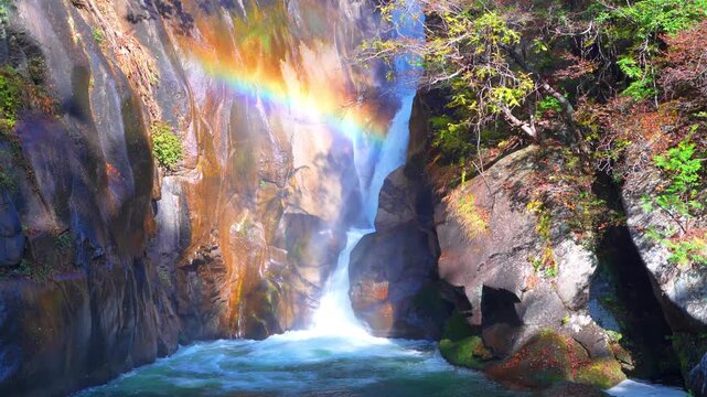 昇仙峡の仙娥滝と虹【山梨県】