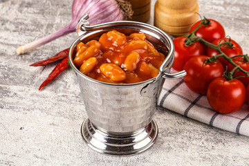 Baked kidney with tomato sauce