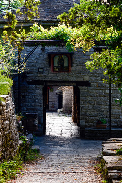 Kloster Agia Paraskevi in Monodendri oberhalb der Vikos-Schlucht im Nordwesten Griechenlands