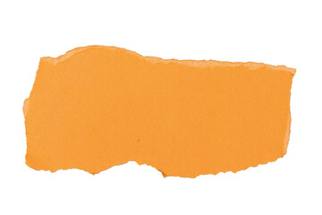Un morceau de carton orange et déchiré sur un fond transparent. Un espace de copie. © Gautier Normand