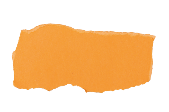 Un morceau de carton orange et déchiré sur un fond transparent. Un espace de copie.