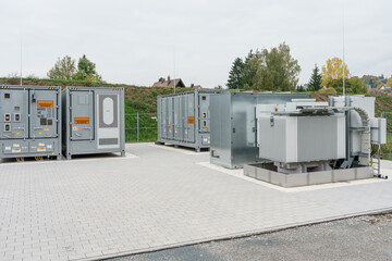 Neuer Batteriespeicher als Kurzzeitpuffer für die erneuerbareen Energiequellen