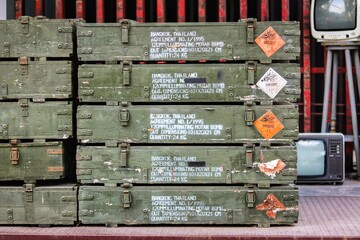 The old wooden box of illuminating motar bomb ammunition.