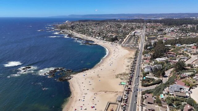 Playa de El Quisco en Noviembre, antes del verano, vista a&eacute;rea de Dron