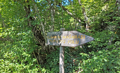 A view from the Ilgarini Cave walking path in Kastamonu, Turkey