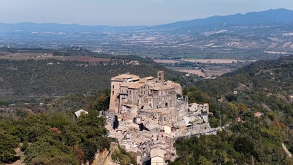 Vista aerea del borgo di Bomarzo, in provincia di Viterbo, Lazio Italia.
