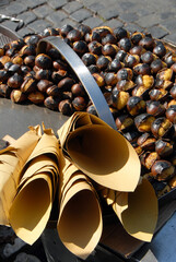 Vente de marron chauds à proximité de la Place  Saint-Pierre, Rome, Italie 