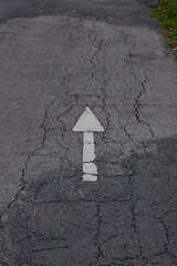 Pfeil auf der Strasse