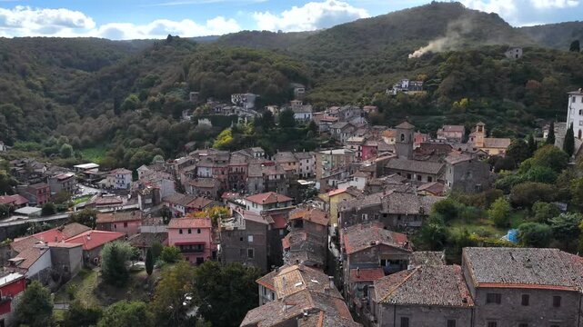 Il borgo di Canepina in provincia di Viterbo, Lazio, Italia.
Canepina &egrave; famosa per la la pasta chiamata "Fieno", Spaghetti molto sottili.