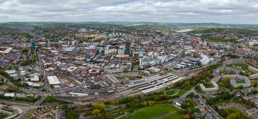 Obraz premium Aerial panorama view of Sheffield city centre in South Yorkshire, UK
