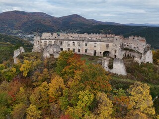 Fototapeta premium Burgruine Starhemberg, Sehenswürdigkeiten in Niederösterreich