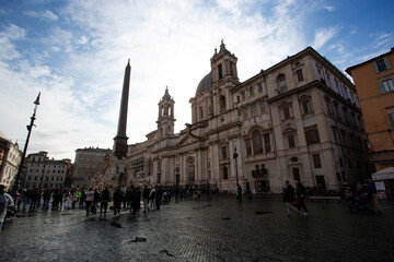 Fototapeta premium Sunset Skyline of Rome with Historic Domes