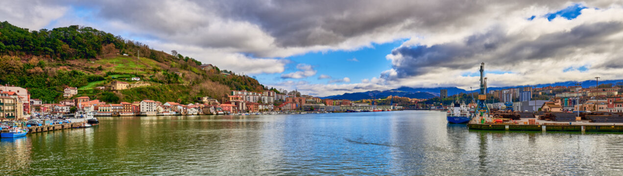 Interior of the Pasajes estuary